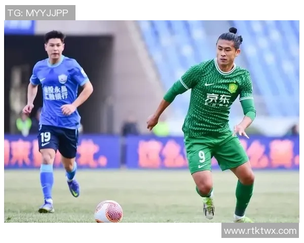 国安已回京张玉宁池忠国现身训练基地伤情恢复引关注